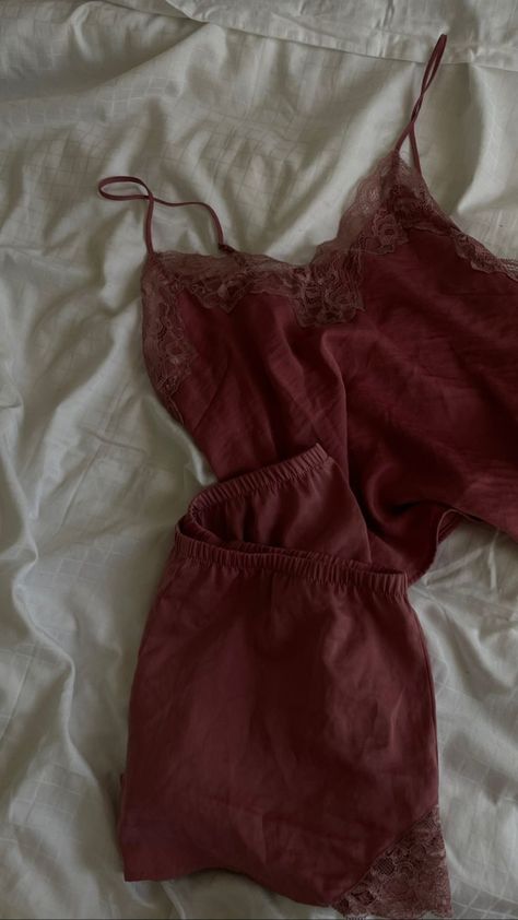 cute nightwear, lenjerie, outfit, that girl aesthetic, aesthetic lounge wear, aesthetic lifestyle, that girl outfit Lounge Wear Aesthetic, Aesthetic Lounge, Cute Nightwear, Nightwear Outfits, Cute Pjs, Cute Sleepwear, Aesthetic Lifestyle, Night Suit, Cute Pajamas