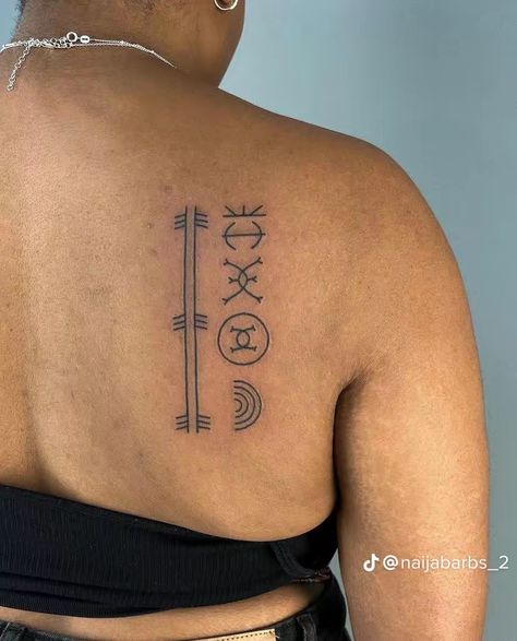 Igbo Uli Body Art, Nsibidi Tattoo Ideas, Igbo Culture Aesthetic, Uli Igbo Tattoo, African Traditional Tattoo, Igbo Tattoo Ideas, Afro Traditional Tattoo, Uli Tattoo, Igbo Symbols