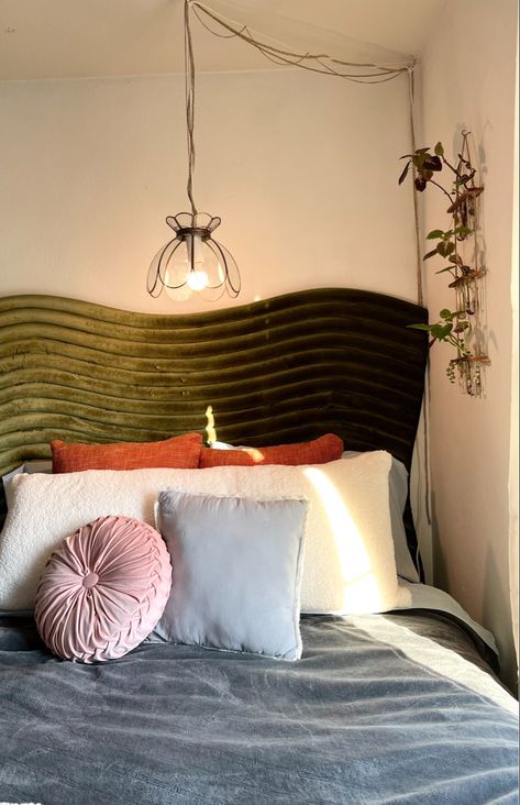 Diy Textured Headboard, Diy Noodle Headboard, Aesthetic Headboards, Diy Soft Headboard, Pool Noodle Headboard Diy, Diy Headboard With Pool Noodles, Headboard Made From Pool Noodles, Diy Foam Headboard, Fun Headboards