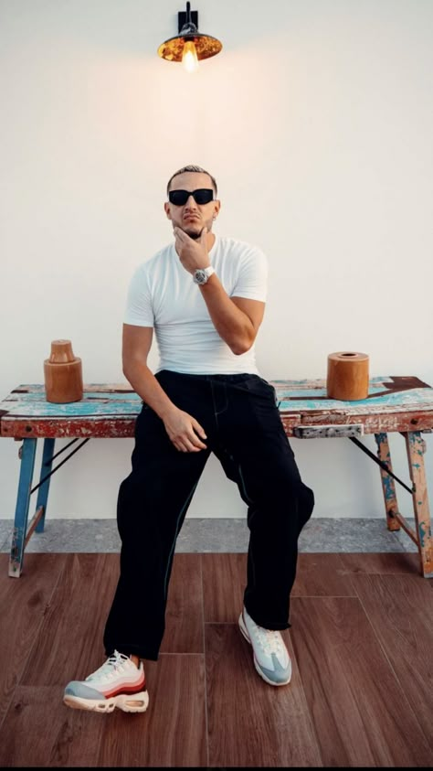 Dj Snake, Vinnie Hacker, Hippie Wallpaper, Man Candy, Smash Cake, Mykonos, Celebrity Crush, Dj, Hollywood