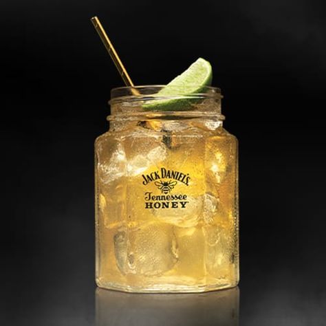 Jack Daniels Honey Whiskey, Honey Cocktails, Jack Daniels Cocktails, Jack Daniels Drinks, Jack Daniels Honey, Honey Cocktail, Bar Tender, Honey Whiskey, Cocktail Recipes Whiskey