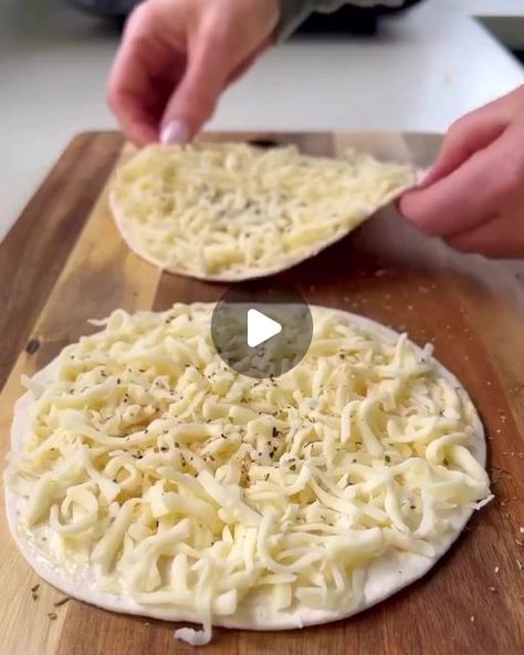 ❤Calories Track | Nutrition❤ on Instagram: "Follow @Healthyfoody247 to get new recipes every day....  Another after school Airfryer snack or just a big Adult snack, there are no rules😅 by @healthyfitbella_  My 2 love making the pizza bagels so they were very excited to add something else to their culinary repertoire that doesn’t come from the freezer😉  What you need: Mini Tortilla Wraps Real Butter Garlic Granules Oregano or (Or-e-gaaanow as everyone on TikTok is giving out about my pronunciation😅) Grated Mozzarella   What to do: Butter both wraps, top with cheese and spices! Put one on top of the other and cook in Airfryer at 190/200C for 5 mins and that’s it💪🏻  You could also use garlic butter or make your own with butter, garlic & parsley👌🏻  #airfryer #airfryerrecipe #airfryerrec Airfryer Tortilla Garlic Bread, Airfryer Pizza Tortilla, Snacks To Make With Tortillas, Tortilla Airfryer, Airfryer Wraps, Mini Wraps Snacks, Garlic Bread Tortilla, Mini Tortilla Recipes, Adult Snacks