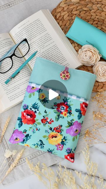 Sew Book Cover Free Pattern, How To Sew A Kindle Sleeve, Diy Book Sleeve Sewing Tutorials, Bible Case Sewing Pattern Free, Sew A Book Sleeve, Book Pocket Diy, Fabric Book Pouch, Sewing A Book Cover, Quilted Book Sleeve Pattern