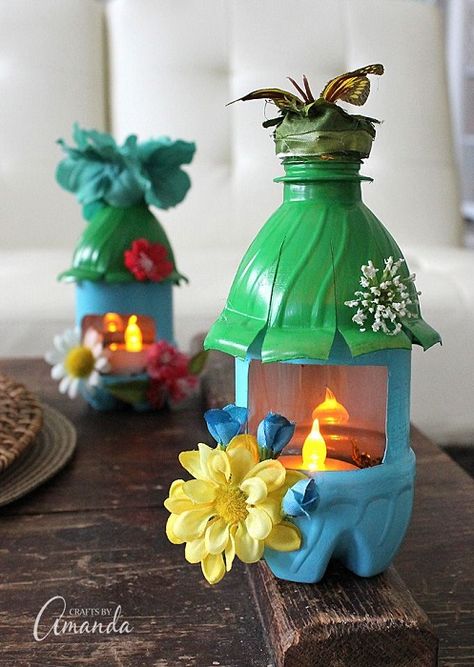 Recycler Diy, Recycle Crafts Diy, Diy Recycled Projects, Reuse Plastic Bottles, Diy Bird Bath, Diy Plastic Bottle, Inexpensive Crafts, Painted Pots Diy, Earth Day Crafts