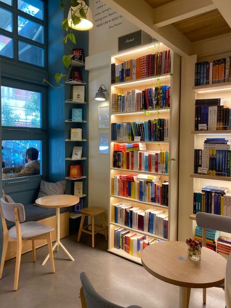 Bookstore Cafe Interiors, Small Book Shop Aesthetic, Working At Bookstore, Cafe With Books Coffee Shop, Cozy Bookstore Cafe Aesthetic, Books And Coffee Shop, Coffee Book Shop Design, Book Shop Interior Design, Owning A Bookstore Aesthetic