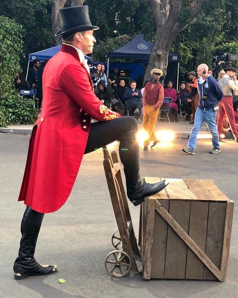 Hugh Jackman (@thehughjackman) on Instagram: “Lights. Camera. Come Alive. Tonight. 7:44pm. Fox. @greatestshowman”  -  Sunday 17-December-2017 Family Vacation Activities, P T Barnum, Pt Barnum, Barnum Bailey Circus, Wolverine Hugh Jackman, Jim Parsons, 17 December, Vacation Activities, Circus Costume