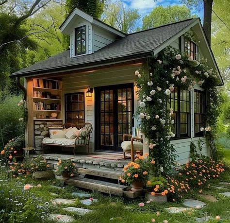 Tiny Cabin With Porch, A Small House, Tiny House Inspiration, Tiny Cottage, Casa Vintage, Dream Cottage, Inspire Me Home Decor, Small Cottage, Cottage House