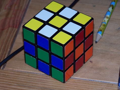 I am going to show you the simplest way to solve a rubik's cube for beginners!!! Rubics Cube Solution, Crafts With Cds, Rubik's Cube Solve, Solving A Rubix Cube, Rubiks Cube Patterns, Rubicks Cube, Rubiks Cube Solution, Folding Fitted Sheets, Cube Games