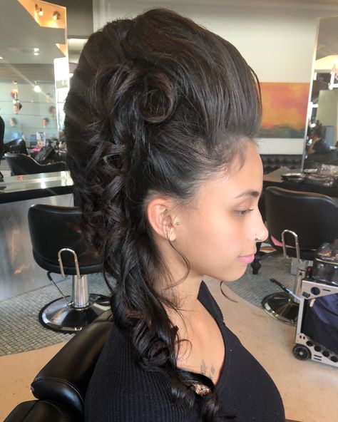 Victorian bridal Updo by @xodeirdrexo @cabanakitty Vampire Hair Updo, Victorian Hair Tutorial, Vampire Hair, Victorian Hair, Victorian Vampire, Victorian Hairstyles, Fantasy Hair, Bridal Updo, Hair Shows