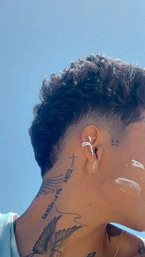 Mens Neck Tattoos, Curly Fade, Fade Haircut Curly Hair, Mullet Fade, Curly Hair Fade, Mens Haircuts Short Hair, Men Haircut Curly Hair, Mullet Haircut, Mens Hairstyles Thick Hair