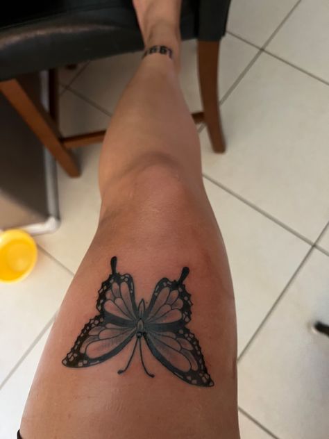 Cute Upper Back Tattoos For Women, Tattoos Woman Butterfly, Papilio Butterfly Tattoo, Butterfly Tattoos Thigh, Butterfly Tattoo Shading, Butterfly On Knee Tattoo, Leg Tattoos Women Butterflies, Coverup Butterfly Tattoo, Butterfly Tattoo On Black Women