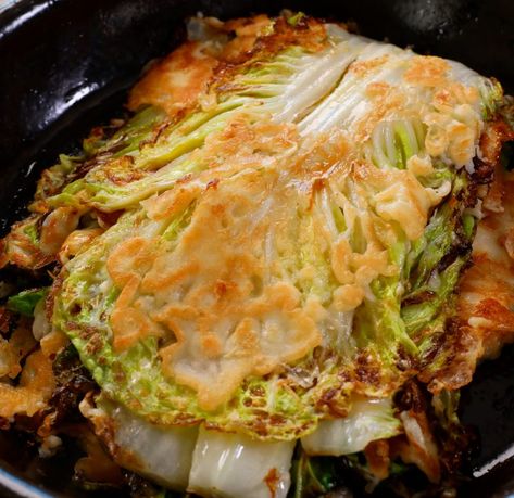 Cabbage pancake (Baechujeon: 배추전) recipe - Maangchi.com Cabbage Pancake Recipe, Cabbage Pancakes, Korean Cabbage, Maangchi Recipes, Napa Cabbage Recipes, Chou Romanesco, Korean Pancake, Chinese Kool, Stock Recipes