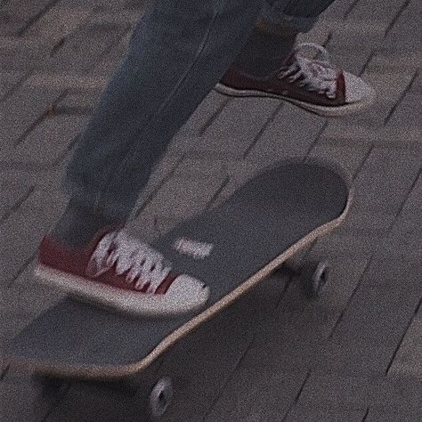 @𝙞𝙣𝙛𝙚𝙧𝙣𝙖𝙡𝙘𝙝𝙖𝙞𝙣 Skate Vibes, Photographie Indie, Skate Aesthetic, Skateboard Aesthetic, Skater Vibes, Skating Aesthetic, Skateboard Photography, Fotografi Vintage, Skater Aesthetic