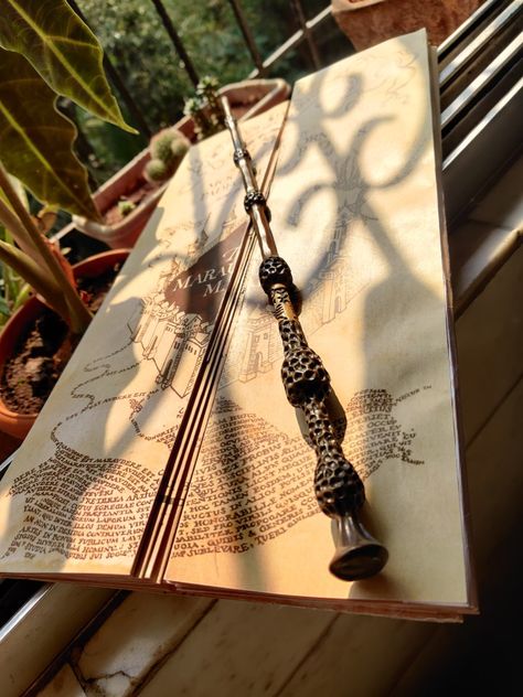 Pic of The Elder Wand and my movie accurate Marauders Map replica. Elder Wand Aesthetic, Wandless Magic Aesthetic, Fantastic Beasts Hogwarts, The Elder Wand, Maxence Danet, Elder Wand, Potter Head, Marauders Map, Harry Potter Wand