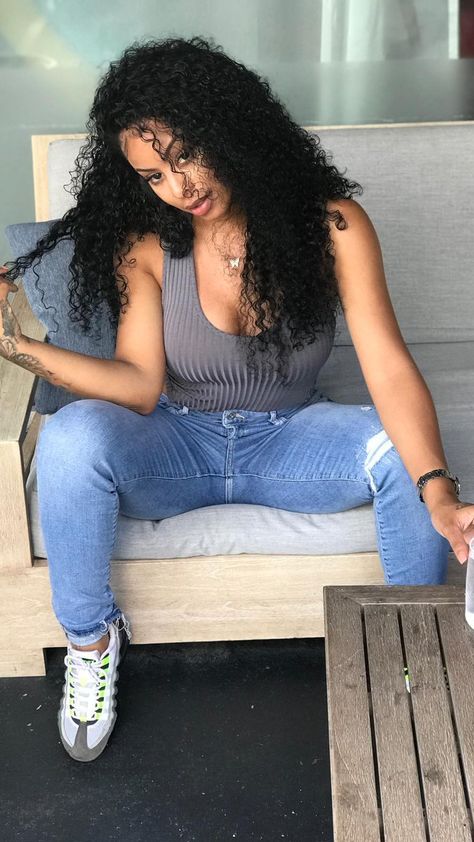 Pinterest: @NissaDaDon Alexis Sky Instagram, Alexis Sky, Brooklyn Style, Chill Fits, All I Ask, Female Rappers, Curvy Women Jeans, Black Girls Hairstyles, Curvy Fashion