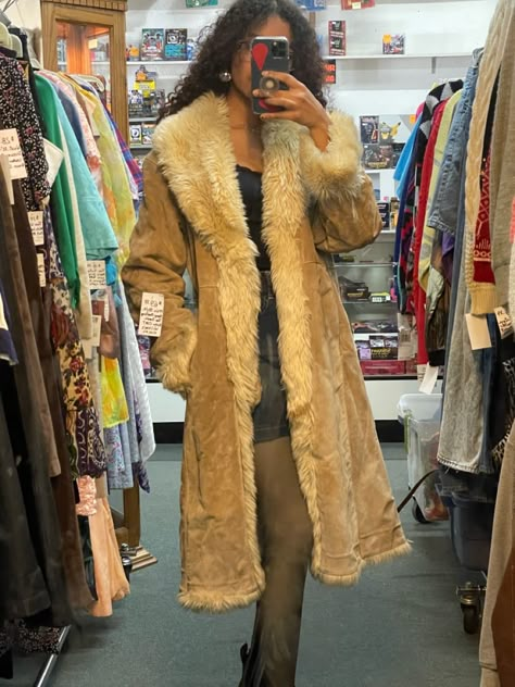 Suede And Fur Jacket, Fur Lined Trench Coat, Long Jackets Aesthetic, Long Fluffy Jacket Outfit, Long Penny Lane Coat, Suede Fur Coat Outfit, Long Coat Vintage, Long Fur Trim Coat, Vintage Fur Coat Street Style