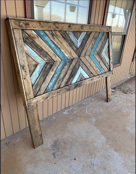 Palate Headboard Diy, Wood Projects For Room Decor, Western Style Headboards, Aztec Headboard Diy, Handmade Headboards Diy, Country Bed Ideas, Western Headboard Diy, Custom Wood Headboard, Aztec Wood Headboard