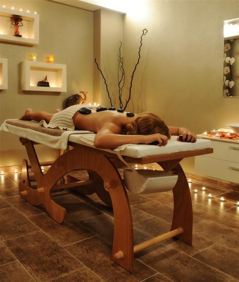 Massage Modalities, Healing Room Ideas, Classic Living Room Decor, Massage Ideas, Spa Massage Room, Massage Room Design, Massage Room Decor, Massage Therapy Rooms, Remedial Massage