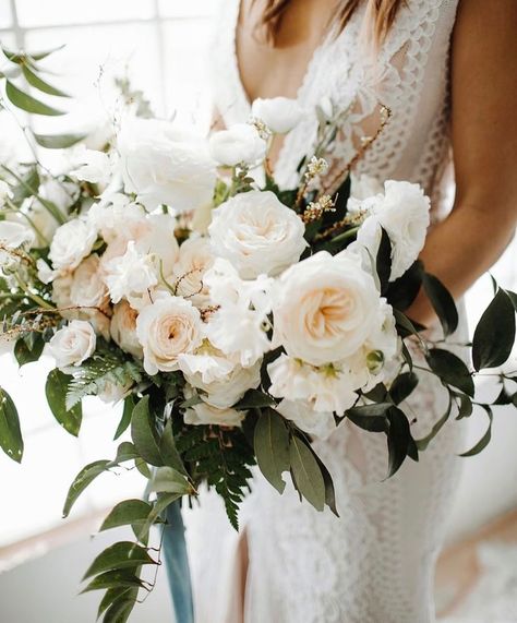 Greenery Bridal Bouquet, Ideas For Flowers, Spring Wedding Flowers, Wedding White, White Bouquet, Wedding Mood, Boho Bride, Bride Bouquets, Flowers Wedding