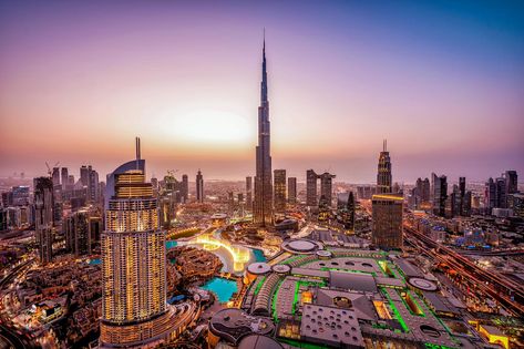 The Best Things to Do in Dubai That Will Help You Experience It Like a Local Rostock, Khalifa Dubai, Desert Safari Dubai, Best Places To Vacation, Dubai Tour, Dubai World, Dubai Real Estate, Palm Jumeirah, Burj Al Arab