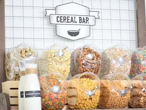 Cereal Bar At Wedding, Cereal Bar Party Ideas, Wedding Cereal Bar, Cereal Bar Wedding, Cereal Buffet Bar, Cereal Bar Party, Cereal Themed Party, Cereal Bars Party, Brunch Themed Birthday Party