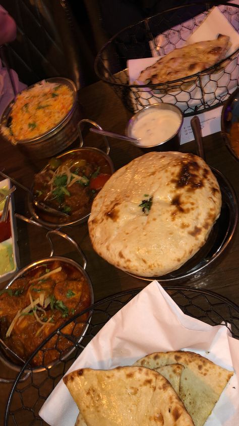 Indian Food | London | Central Lounge | Peshwari Naan | Biryani | Paneer Tikka Masala | Pilau Rice | Lamb Rogan Josh | Chicken Karahi Biriyani Photography Aesthetic, Biryani Aesthetics, Biryani Snapchat Story Restaurant, Butter Chicken And Naan Aesthetic, Naan Chicken, Paneer Kabab, Indian Food Photography Biryani, Peshwari Naan, Paneer Tikka Masala