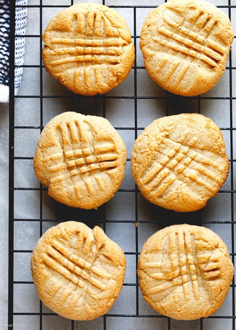 Cream Cheese Peanut Butter Cookies - #cookies #peanut-butter #recipe #eatwell101 - Literally melting in your mouth, our Cream Cheese Peanut Butter Cookies are chewy and sweet, and packed full of amazing peanut butter flavor! - #recipe by #eatwell101® Cream Cheese Peanut Butter, Cream Cheese Cookie Recipe, Chicken Enchilada Casserole Recipe, Classic Peanut Butter Cookies, Enchilada Casserole Recipes, Make Cream Cheese, Gluten Free Chocolate Chip Cookies, Peanut Butter Cheesecake, Cheese Cookies