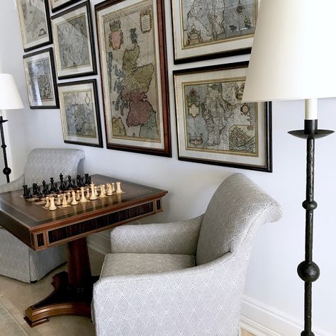 Living Room Table Lamps, Game Table And Chairs, Family Room Chair, Small Family Room, Diy Living Room Decor, Chess Table, Table Lamps Living Room, Foyer Decorating, Neutral Living Room