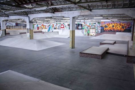 Waalhalla, an indoor skatepark and electronic music venue Indoor Skatepark, Backyard Skatepark, Skatepark Design, Ramp Design, Design Studio Office, Skateboard Park, Skateboard Aesthetic, Dance Rooms, Recording Studio Design