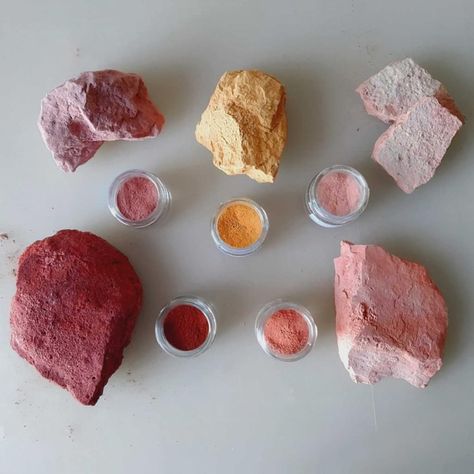 Natural Pigment Art, Posh Chalk Pigments, Earthy Art, Inglot Pigment, Forest Crafts, Natural Paint, Natural Pigments, Earth Pigments, Handmade Paint