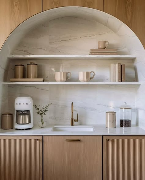 Mini Coffee Corner Ideas, Coffee Bar With Arch, Coffee Station Home Ideas, Arch Coffee Bar, Arched Coffee Bar, Mini Coffee Corner, Elegant Coffee Bar Ideas, Coffe Corners Ideas, Elegant Coffee Bar