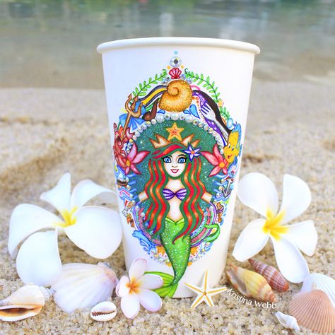 "Decided to put a little twist on the Starbucks logo and make it ‘The little mermaid’ :) I drew little Ariel things around her like Flounder and Sebastian etc.. Hope you guys like it!" by Kristina Webb: colour-me-creative on Tumblr Kristina Webb Art, Starbucks Art, Starbucks Cup Design, Kristina Webb, Starbucks Cup Art, Starbucks Diy, Coffee Cup Art, Unicorns And Mermaids, Starbucks Logo