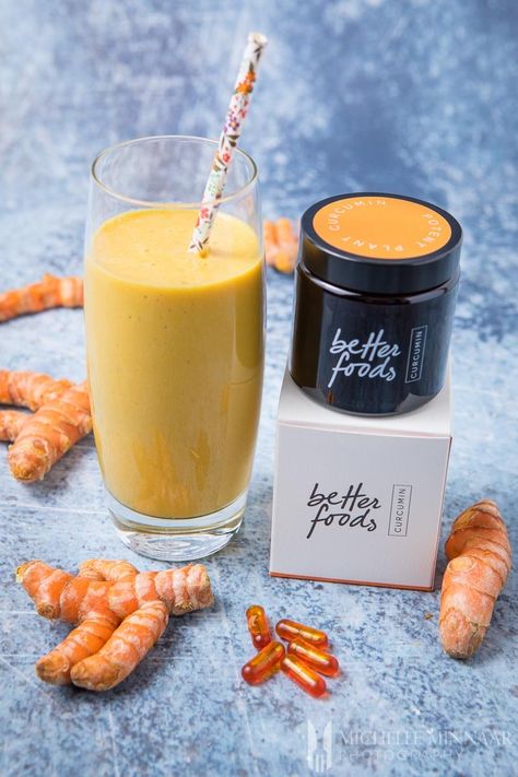 Turmeric Smoothie What To Serve With Quiche, Turmeric Smoothie Recipes, Super Green Smoothie, Turmeric Drink, Papaya Smoothie, Turmeric Juice, Detox Smoothies, Turmeric Spice, Turmeric Smoothie