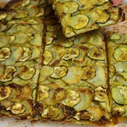 Italian Scarpaccia - Zucchini And Potato Version Zucchini Squares, Tart Savory, Tortillas Pizza, Zucchini Tart, Vegan Flatbread, Potato Zucchini, Dinner Party Starters, Vine Ideas, Zucchini Crisps