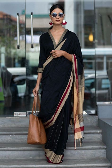 robe Black Sari, Formal Saree, Indian Sari Dress, Mode Hippie, Sari Blouse Designs, Indian Saree Blouses Designs, Saree Blouse Designs Latest, Designer Saree Blouse Patterns, Blouse Neck Designs