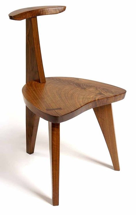 Nakashima Chair, George Nakashima Furniture, Nakashima Furniture, Stool Ideas, English Walnut, Sitting Chair, George Nakashima, Chair Designs, Japanese Furniture