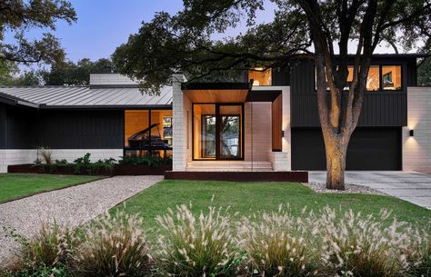 Front Walkway Landscaping, Modern Home Exterior, Brick Porch, Wood Walkway, Palm Springs Home, Walkway Design, Front Walkway, Home Exterior Makeover, River Road