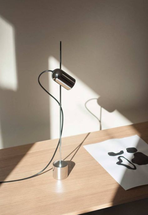 Wood Desk Lamp, Industrial Lighting Design, Desk Lamp Design, Barcelona Design, Modern Desk Lamp, Black Lamp, Mini Table Lamps, Wall Desk, Mini Lamp