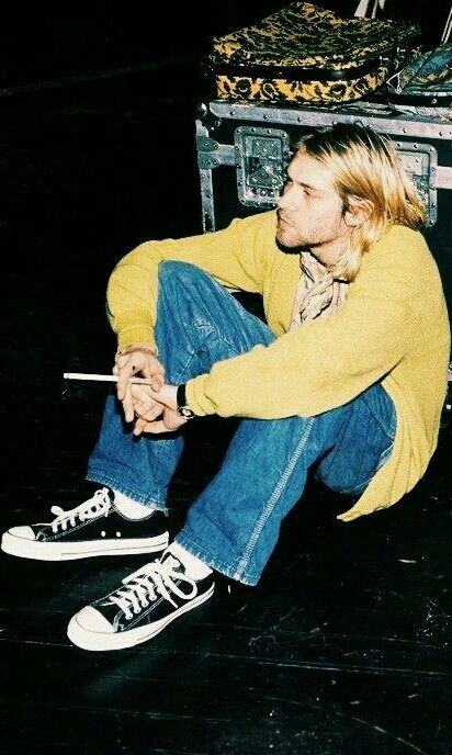 Coban, Kurt Cobain Fashion, Kurt Cobain Outfit, Kurt Cobain Style, Kurt Cobain Photos, Donald Cobain, Nirvana Kurt Cobain, Nirvana Kurt, Sketchbook Inspo