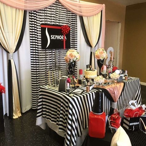 Savanna's 18th Sephora Theme! | CatchMyParty.com Sephora Party Theme, Sephora Birthday Party Theme, Makeup Themed Birthday Party, Beauty School Graduation, Makeup Party Decorations, Cosmetology Graduation, Makeup Birthday Party, Makeup Themes, Theme Birthday Party