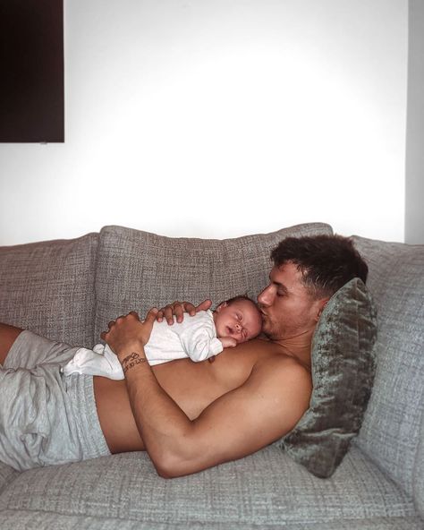 I’m told that 28 years ago I used to lay like this on my dads chest. A memory i always want to remember, but being far too young I can’t.… New Dad Aesthetic, Young Dad Aesthetic, Babies And Dads, Dad Bod Aesthetic, Father And Son Sleeping, Birth Motivation, Dad And Baby Pictures, Dads With Babies, Young Parents Aesthetic