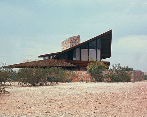 Frank Lloyd Wright Usonian Architecture, Desert Villa, Prairie Style Architecture, Usonian Style, Frank Lloyd Wright Style, Frank Lloyd Wright Usonian, Frank Lloyd Wright Architecture, Frank Lloyd Wright Buildings, Frank Lloyd Wright Design