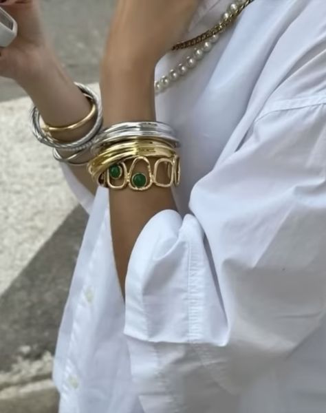 Chunky Gold Bracelet Stack, Chunky Gold Jewelry Outfit, Chunky Bracelet Stack, Ring Stack Gold And Silver, Aesthetic Bracelet Stack, Gold Chunky Bracelets, Chunky Necklace Stack, Silver Chunky Jewellery, Chunky Silver Jewelry