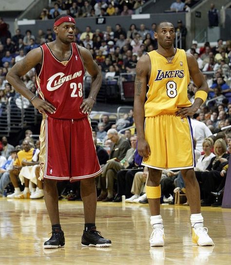 Iconic Basketball Photos 🏀 on Instagram: “Lebron or Kobe?  The first match up back in 2004. 📸 : @nba • follow @hoopingtalk for more posts like this daily!” Rip Kobe, Nike Lebron Shoes, Kobe Lebron, Kobe Bryant Family, Kobe & Gigi, Kobe Bryant Nba, Kobe Bryant Pictures, Kobe Bryant Black Mamba, Kobe Bryant Wallpaper