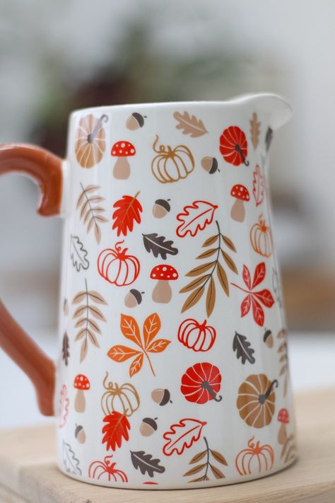 Glass Painting Autumn, Autumn Ceramic Painting, Pottery Painting Ideas Jug, Autumnal Pottery Painting, Autumn Pottery Painting Ideas, Autumn Ceramics Ideas, Pottery Painting Autumn, Pumpkin Pottery Painting Ideas, Cute Pottery Designs