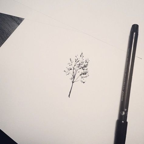 Tree Tattoo Wrist, Tiny Tree Tattoo, Tree Sleeve Tattoo, Tattoo Tree, Tattoo Tiny, Tiny Tree, Family Tree Tattoo, Tattoo Wrist, Tree Tattoo Designs