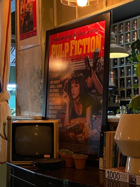 Pulp Fiction Aesthetic Poster, Pulp Fiction Poster Room, Movies Posters Aesthetic, Movie Room Aesthetic, Pulp Fiction Aesthetic, Cinema Bedroom, Bedroom Inspo Vintage, Aesthetic House Decor, South Of France House