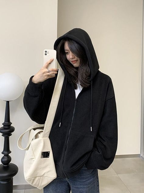 Size (CM) Dress Length Chest Sleeve S 66 121 54 M 68 125 55 L 70 129 56 Model is 158cm 45kg wears size S Hoodie Outfit Korean, Oversized Zip Up Hoodie Outfit, Zip Hoodie Outfit, Black Hoodie Outfit, Oversized Hoodie Outfit, Oversized Zip Up Hoodie, Baggy Clothes, Casual Day Outfits, Tomboy Outfits