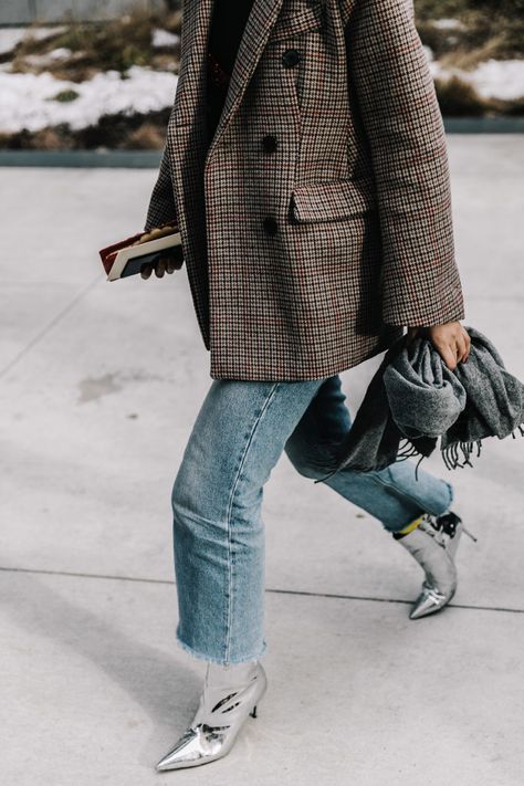 Casual Chique Stijl, Silver Boots, Looks Street Style, Street Style Inspiration, Mode Inspo, 가을 패션, Inspiration Mode, Look Casual, Mode Inspiration