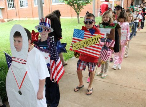 Vocabulary Parade, Summer Camp Games, Instructional Coaching, Dress Up Day, School Calendar, Camping Games, Reading Classroom, Book Week, Alphabet Activities